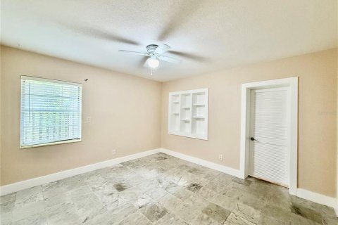 House in Tampa, Florida 3 bedrooms, 111.48 sq.m. № 1910164 - photo 14