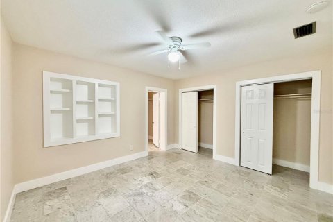 House in Tampa, Florida 3 bedrooms, 111.48 sq.m. № 1910164 - photo 15