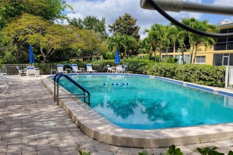 Condo in Sarasota, Florida, 1 bedroom  № 1745192 - photo 21