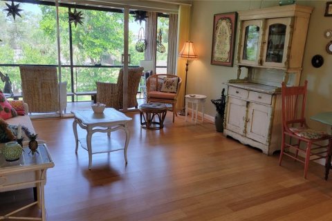 Condo in Sarasota, Florida, 1 bedroom  № 1745192 - photo 2