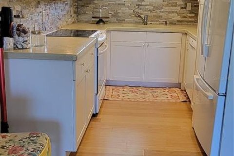 Condo in Sarasota, Florida, 1 bedroom  № 1745192 - photo 11