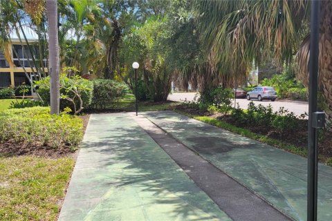 Condo in Sarasota, Florida, 1 bedroom  № 1745192 - photo 24