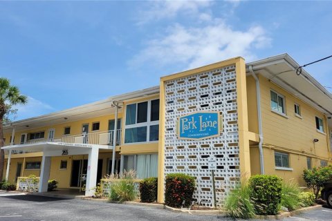 Condo in Sarasota, Florida, 1 bedroom  № 1745192 - photo 1