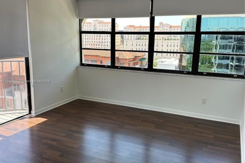 Condo in Coral Gables, Florida, 2 bedrooms  № 1891932 - photo 9