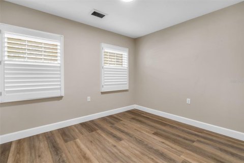 House in Tampa, Florida 3 bedrooms, 165.74 sq.m. № 1792071 - photo 11