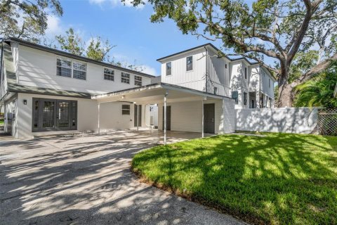 House in Tampa, Florida 3 bedrooms, 165.74 sq.m. № 1792071 - photo 15