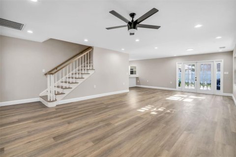 House in Tampa, Florida 3 bedrooms, 165.74 sq.m. № 1792071 - photo 3