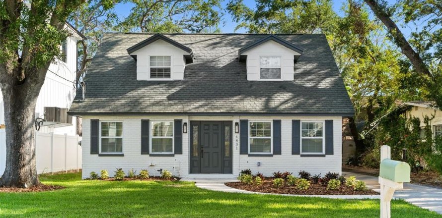 House in Tampa, Florida 3 bedrooms, 165.74 sq.m. № 1792071