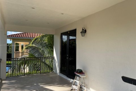 House in Cutler Bay, Florida 5 bedrooms, 321.35 sq.m. № 1729858 - photo 29