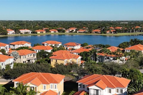 House in Cutler Bay, Florida 5 bedrooms, 321.35 sq.m. № 1729858 - photo 3