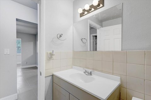 House in Saint Petersburg, Florida 3 bedrooms, 100.15 sq.m. № 1835433 - photo 19
