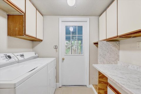 House in Saint Petersburg, Florida 3 bedrooms, 100.15 sq.m. № 1835433 - photo 26