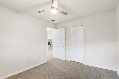 House in Saint Petersburg, Florida 3 bedrooms, 100.15 sq.m. № 1835433 - photo 14