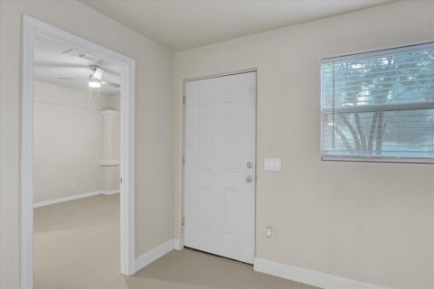 House in Saint Petersburg, Florida 3 bedrooms, 100.15 sq.m. № 1835433 - photo 10