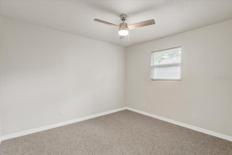 House in Saint Petersburg, Florida 3 bedrooms, 100.15 sq.m. № 1835433 - photo 16