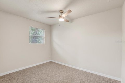 House in Saint Petersburg, Florida 3 bedrooms, 100.15 sq.m. № 1835433 - photo 15