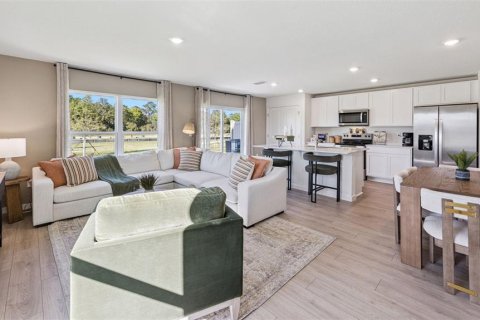 Townhouse in Osteen, Florida 4 bedrooms, 163.32 sq.m. № 2236961 - photo 4