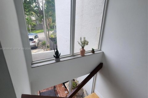 Townhouse in Miami, Florida 3 bedrooms, 128.02 sq.m. № 2086953 - photo 21