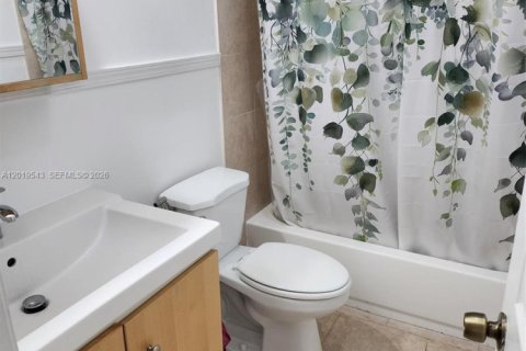Townhouse in Miami, Florida 3 bedrooms, 128.02 sq.m. № 2086953 - photo 27