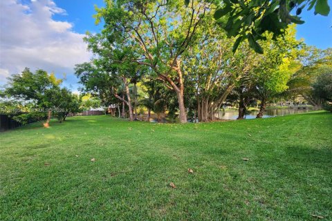 Townhouse in Miami, Florida 3 bedrooms, 128.02 sq.m. № 2086953 - photo 5