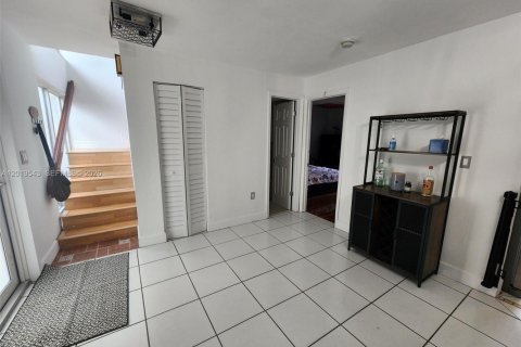 Townhouse in Miami, Florida 3 bedrooms, 128.02 sq.m. № 2086953 - photo 9