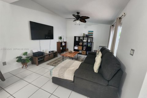 Townhouse in Miami, Florida 3 bedrooms, 128.02 sq.m. № 2086953 - photo 8