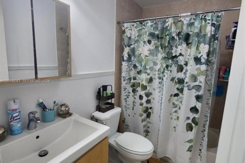 Townhouse in Miami, Florida 3 bedrooms, 128.02 sq.m. № 2086953 - photo 18