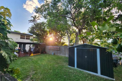 Townhouse in Miami, Florida 3 bedrooms, 128.02 sq.m. № 2086953 - photo 2