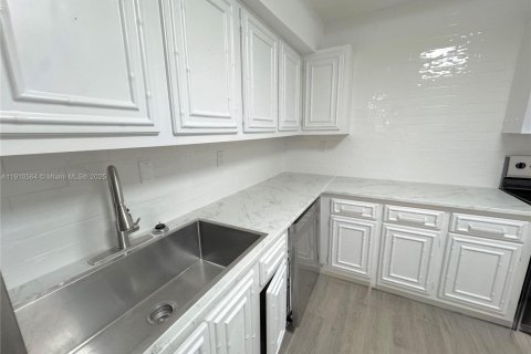 Appartement à louer à Hallandale Beach, Floride: 2 chambres, 104.98 m2 № 1966666 - photo 16