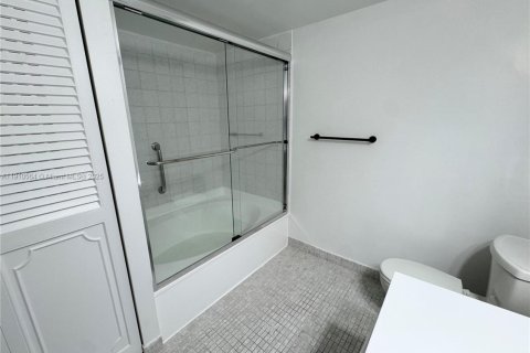 Appartement à louer à Hallandale Beach, Floride: 2 chambres, 104.98 m2 № 1966666 - photo 12