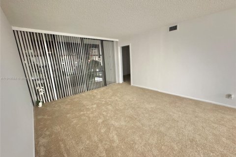Appartement à louer à Hallandale Beach, Floride: 2 chambres, 104.98 m2 № 1966666 - photo 9