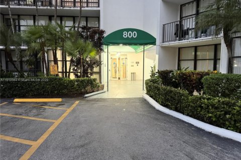 Appartement à louer à Hallandale Beach, Floride: 2 chambres, 104.98 m2 № 1966666 - photo 5