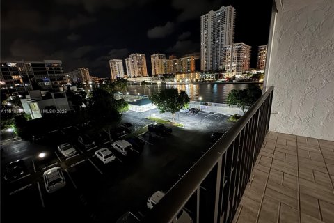 Appartement à louer à Hallandale Beach, Floride: 2 chambres, 104.98 m2 № 1966666 - photo 18