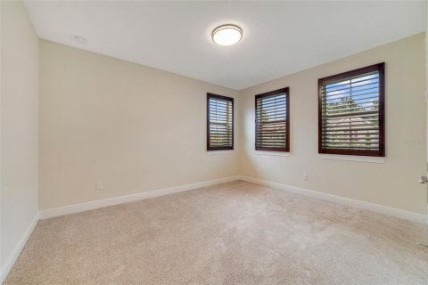 House in Winter Garden, Florida 6 bedrooms, 418.15 sq.m. № 1746564 - photo 17