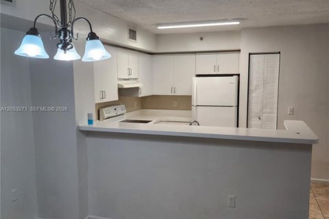 Купить кондоминиум в Мирамар, Флорида 2 спальни, 89.74м2, № 2179413 - фото 3