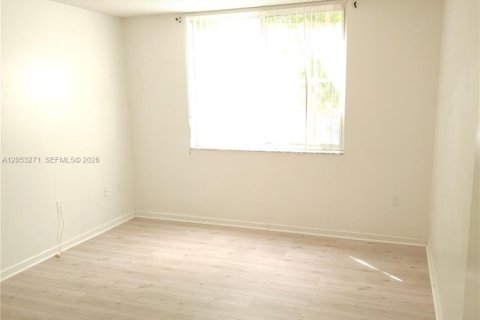 Купить кондоминиум в Мирамар, Флорида 2 спальни, 89.74м2, № 2179413 - фото 7