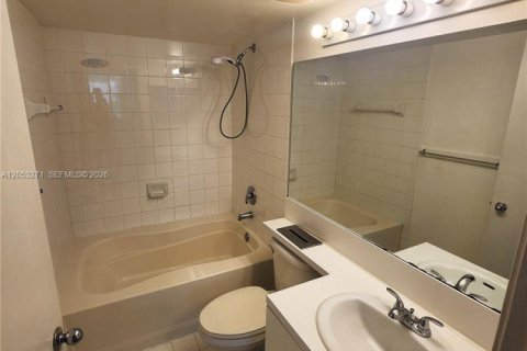 Купить кондоминиум в Мирамар, Флорида 2 спальни, 89.74м2, № 2179413 - фото 11