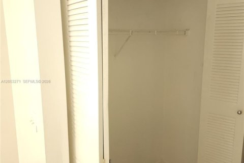 Купить кондоминиум в Мирамар, Флорида 2 спальни, 89.74м2, № 2179413 - фото 9