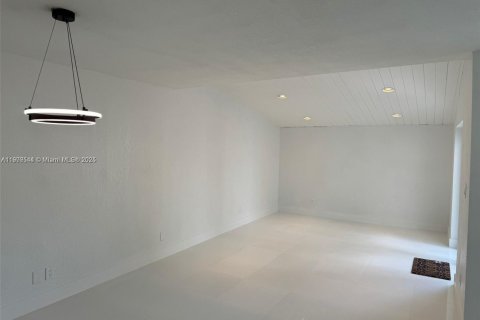 Townhouse in Miami, Florida 3 bedrooms, 126.81 sq.m. № 1967124 - photo 7