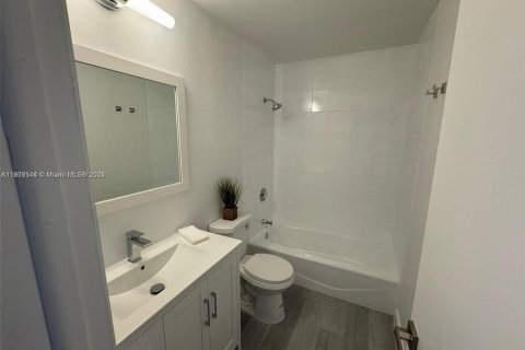 Townhouse in Miami, Florida 3 bedrooms, 126.81 sq.m. № 1967124 - photo 17