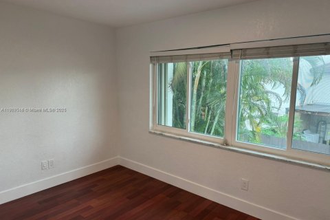 Townhouse in Miami, Florida 3 bedrooms, 126.81 sq.m. № 1967124 - photo 18