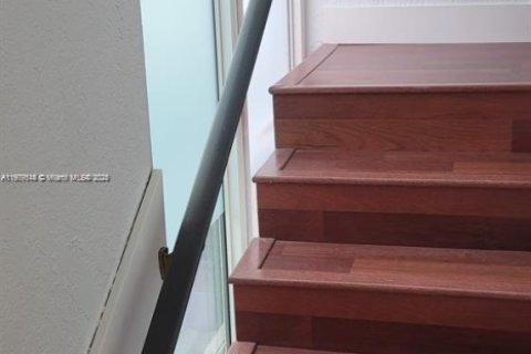 Townhouse in Miami, Florida 3 bedrooms, 126.81 sq.m. № 1967124 - photo 14