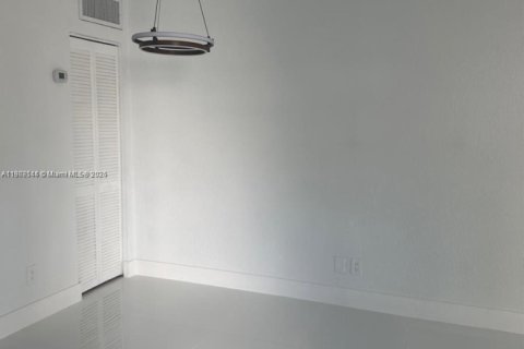 Townhouse in Miami, Florida 3 bedrooms, 126.81 sq.m. № 1967124 - photo 8