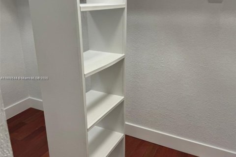 Townhouse in Miami, Florida 3 bedrooms, 126.81 sq.m. № 1967124 - photo 22