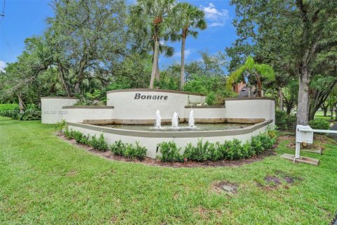 Adosado en venta en Tamarac, Florida, 3 dormitorios, 121.79 m2 № 1948755 - foto 1