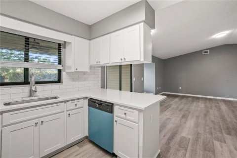 Villa ou maison à vendre à Lakeland, Floride: 2 chambres, 129.51 m2 № 2148360 - photo 16