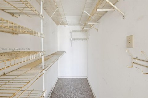 Condo in Boca Raton, Florida, 2 bedrooms  № 1709121 - photo 19