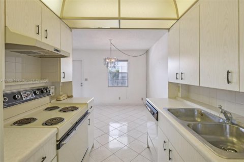 Condo in Boca Raton, Florida, 2 bedrooms  № 1709121 - photo 11