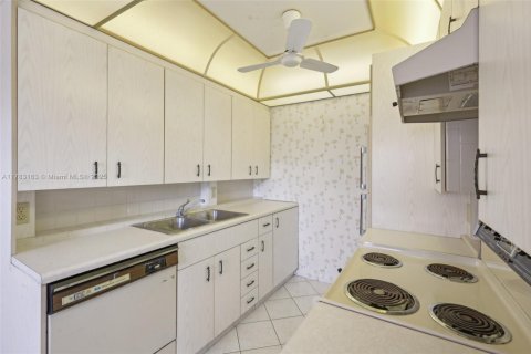 Condo in Boca Raton, Florida, 2 bedrooms  № 1709121 - photo 10