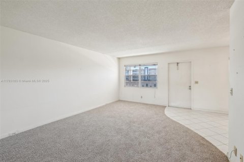 Condo in Boca Raton, Florida, 2 bedrooms  № 1709121 - photo 4